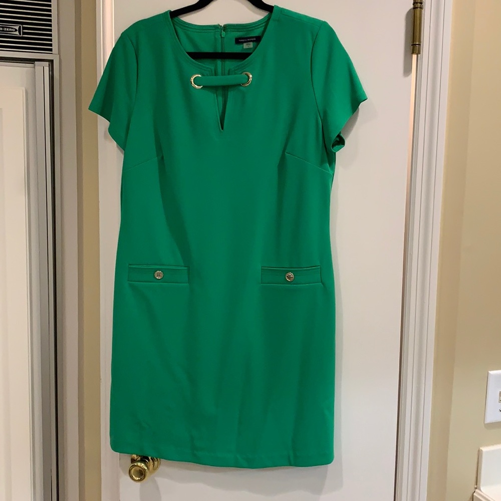 Tommy Hilfiger pretty green dress size 14 above the knee length